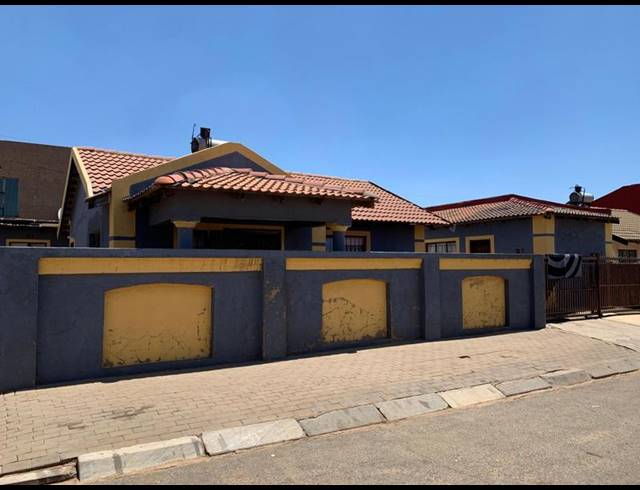 6 BEDROOM HOUSE FOR SALE IN ILILIBA